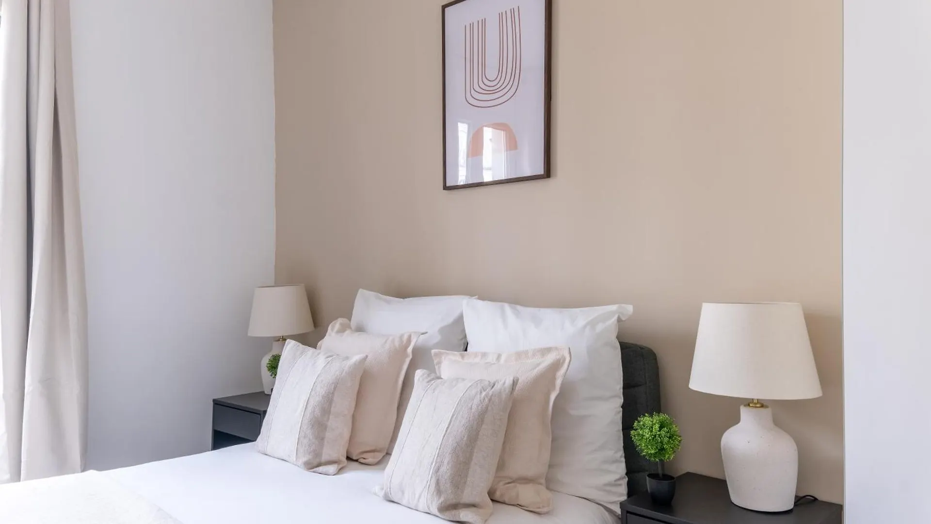 Luxueux Appartement A Moquet Paris