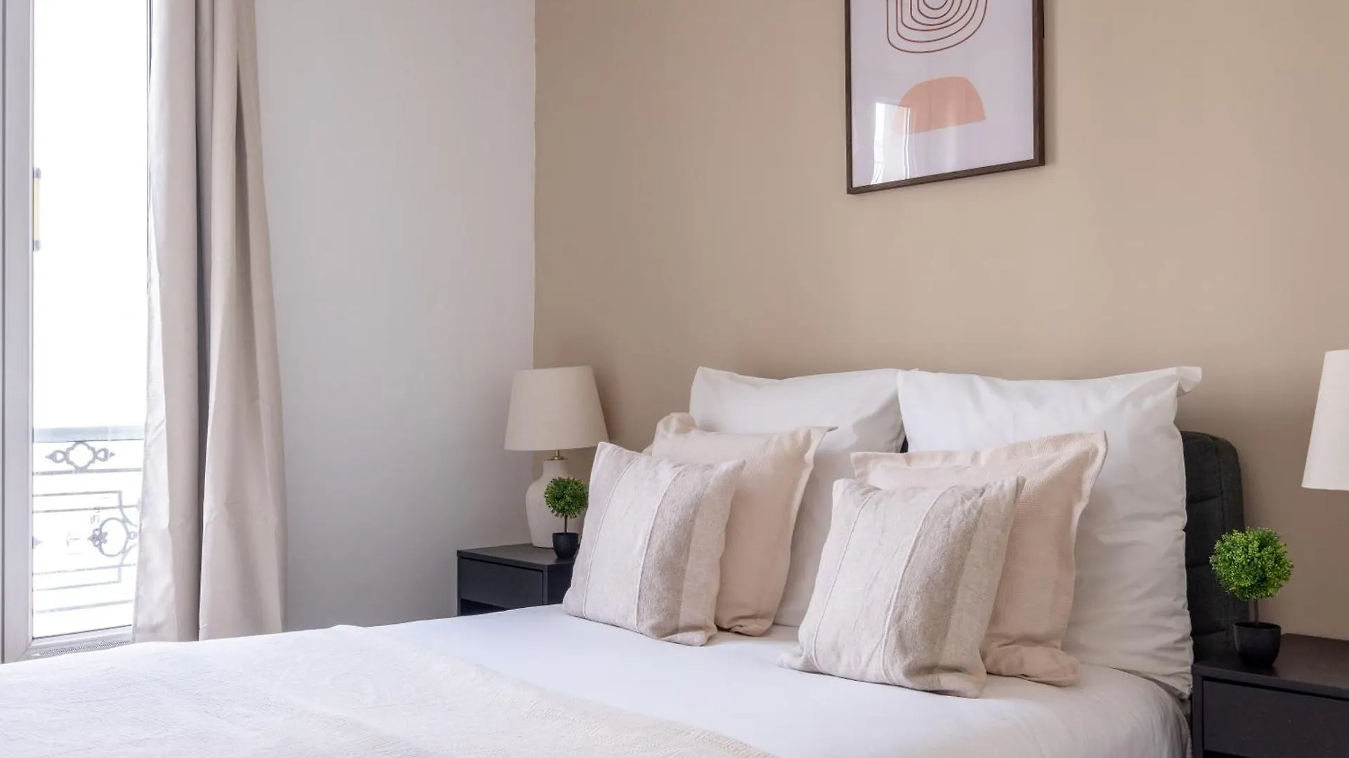 Luxueux Appartement A Moquet Paris